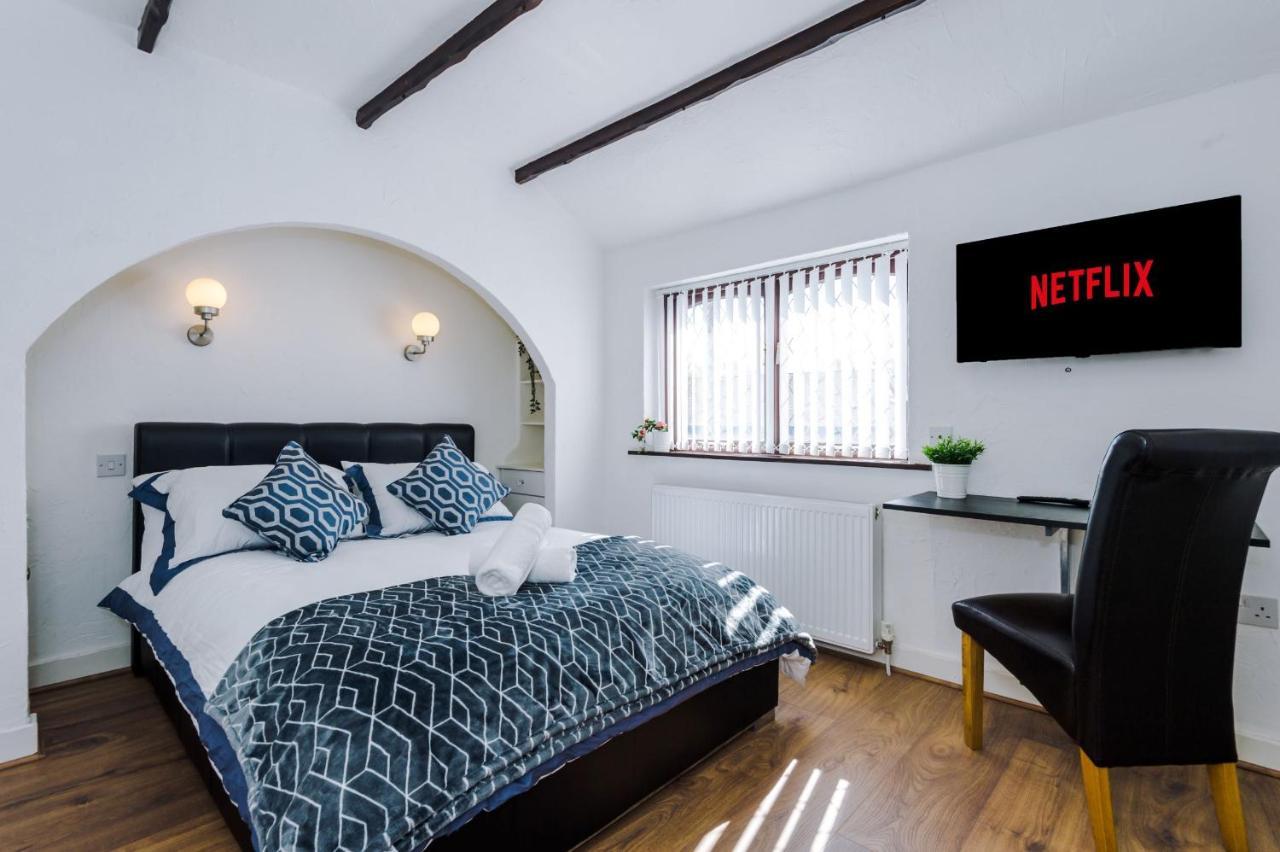 Sunshine Cottage By Happy Sunshine Stay Golborne Bagian luar foto
