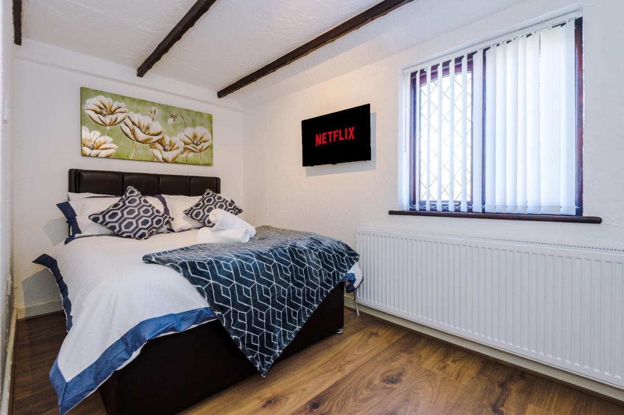 Sunshine Cottage By Happy Sunshine Stay Golborne Bagian luar foto