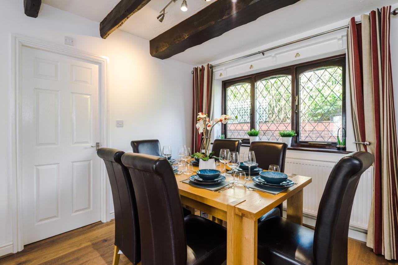 Sunshine Cottage By Happy Sunshine Stay Golborne Bagian luar foto