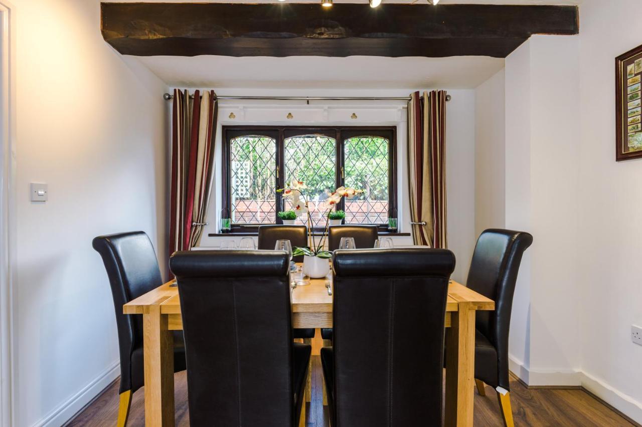 Sunshine Cottage By Happy Sunshine Stay Golborne Bagian luar foto