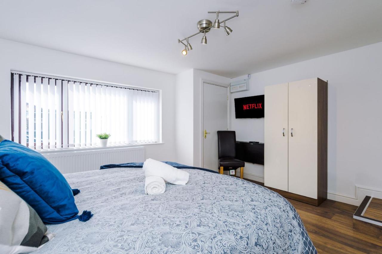 Sunshine Cottage By Happy Sunshine Stay Golborne Bagian luar foto